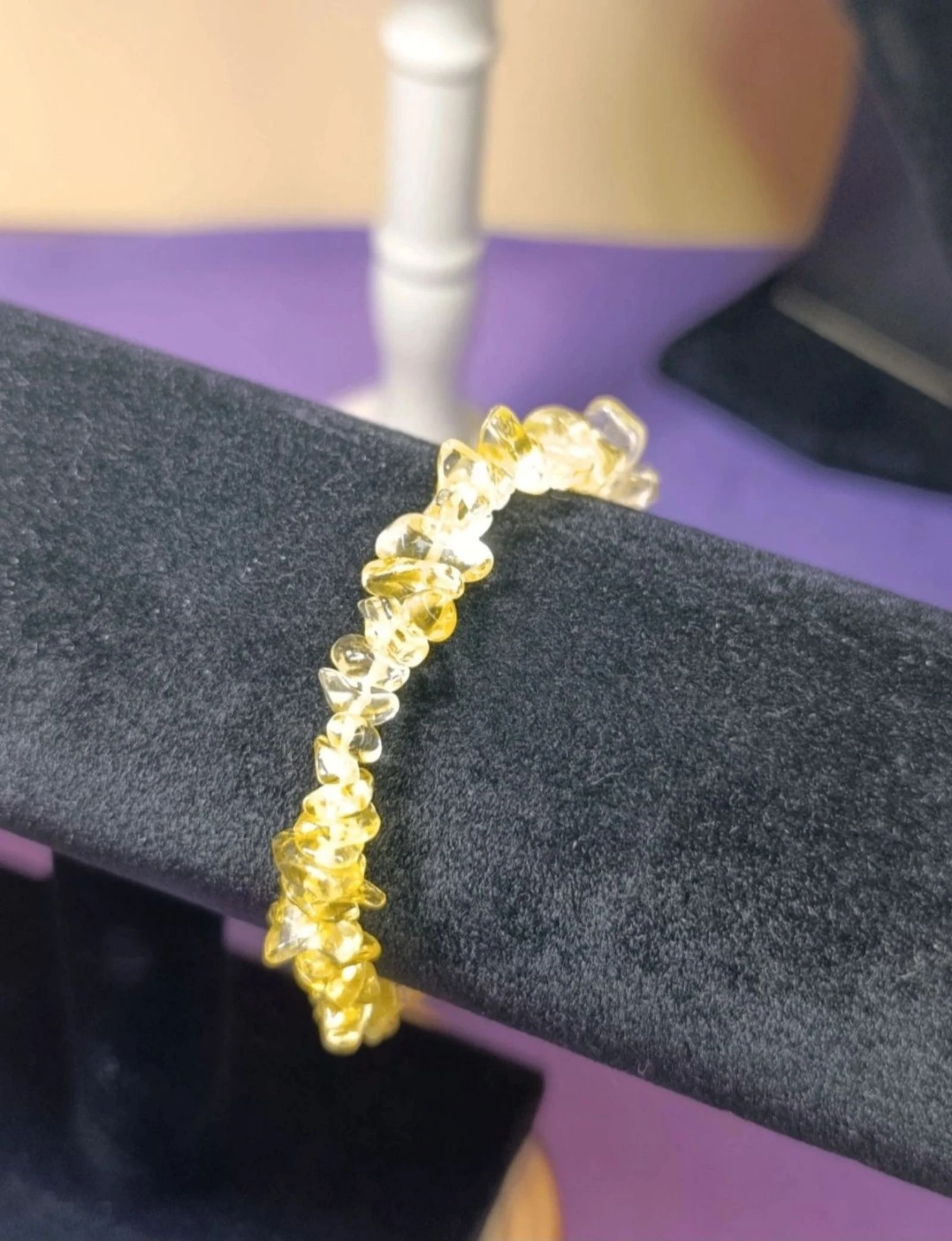 Elastische armband met gele acrylkralen – photo 2